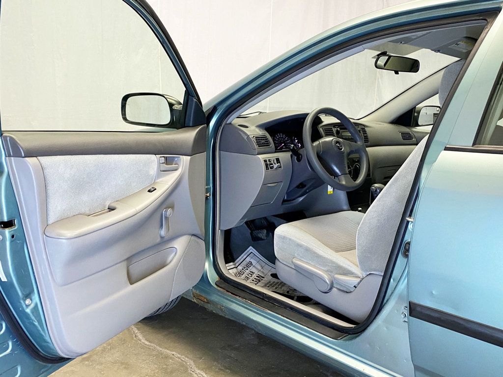 2005 Toyota Corolla 4dr Sedan CE Automatic - 22988903 - 12