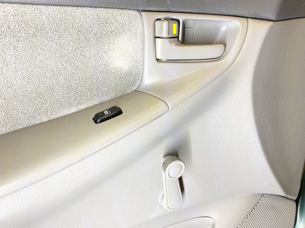 2005 Toyota Corolla 4dr Sedan CE Automatic - 22988903 - 13