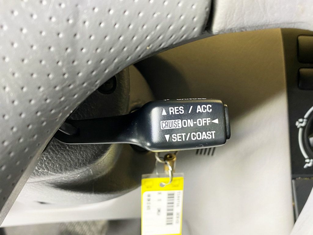 2005 Toyota Corolla 4dr Sedan CE Automatic - 22988903 - 19