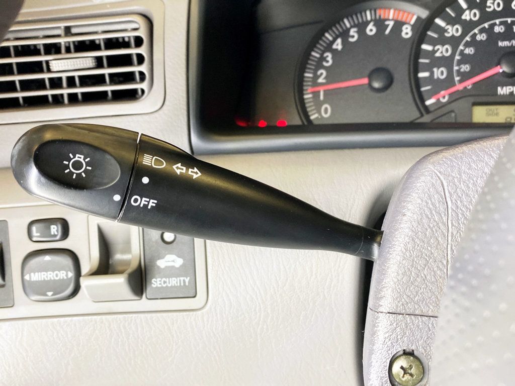 2005 Toyota Corolla 4dr Sedan CE Automatic - 22988903 - 20