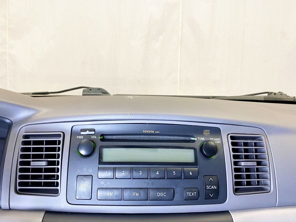 2005 Toyota Corolla 4dr Sedan CE Automatic - 22988903 - 24