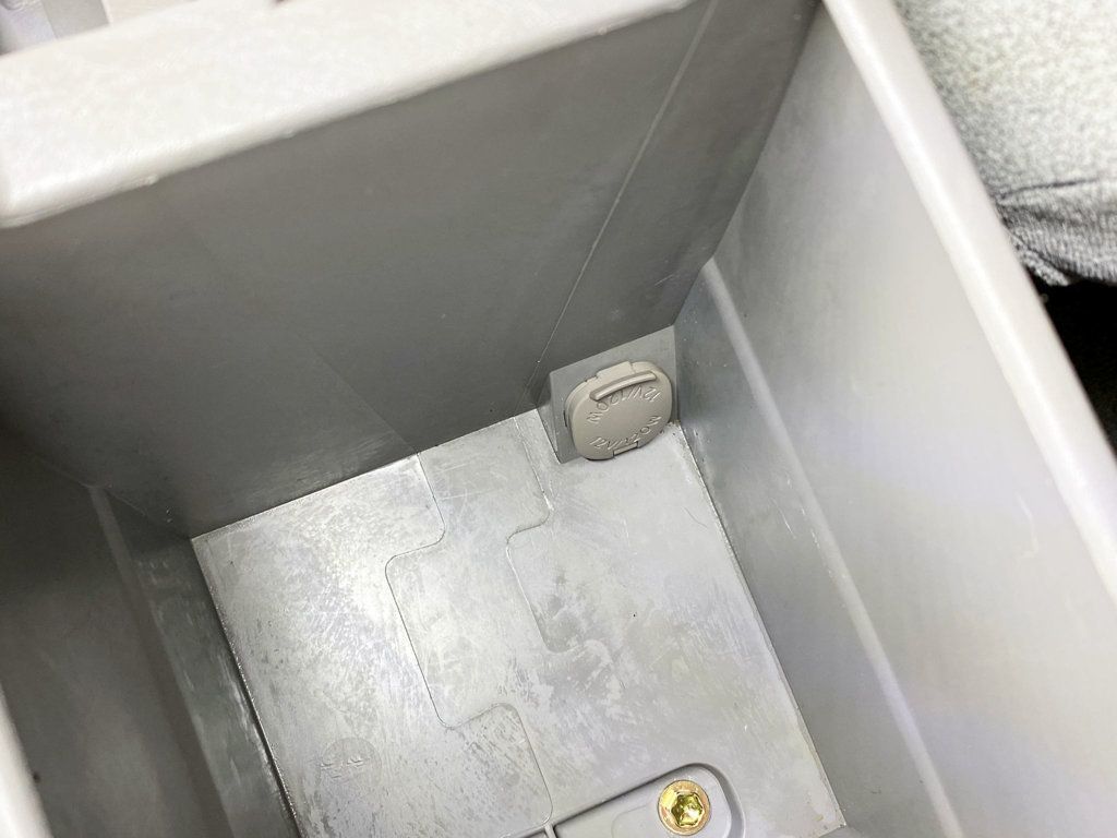 2005 Toyota Corolla 4dr Sedan CE Automatic - 22988903 - 28