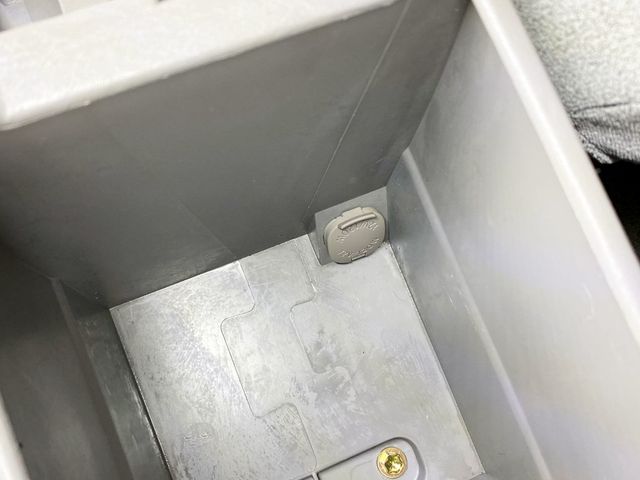 2005 Toyota Corolla 4dr Sedan CE Automatic - 22988903 - 28