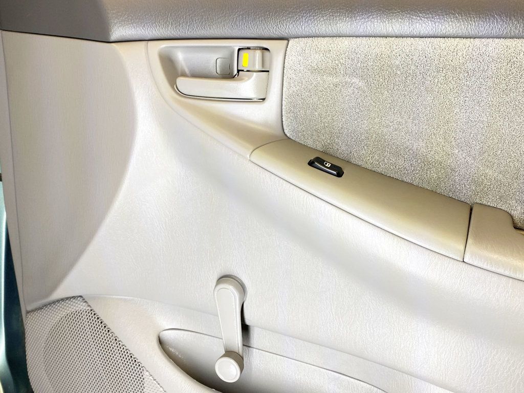 2005 Toyota Corolla 4dr Sedan CE Automatic - 22988903 - 30