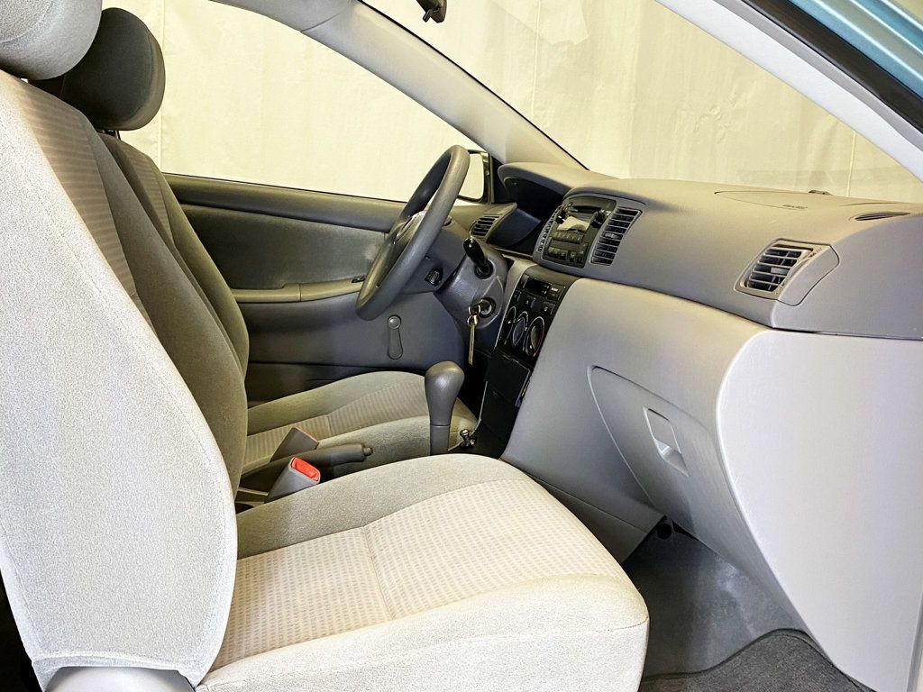 2005 Toyota Corolla 4dr Sedan CE Automatic - 22988903 - 31