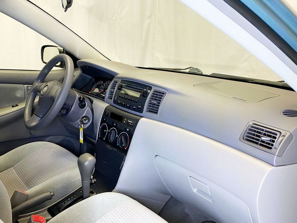 2005 Toyota Corolla 4dr Sedan CE Automatic - 22988903 - 32