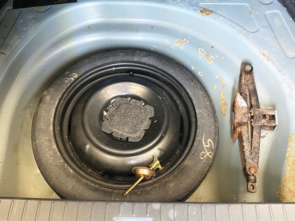 2005 Toyota Corolla 4dr Sedan CE Automatic - 22988903 - 44