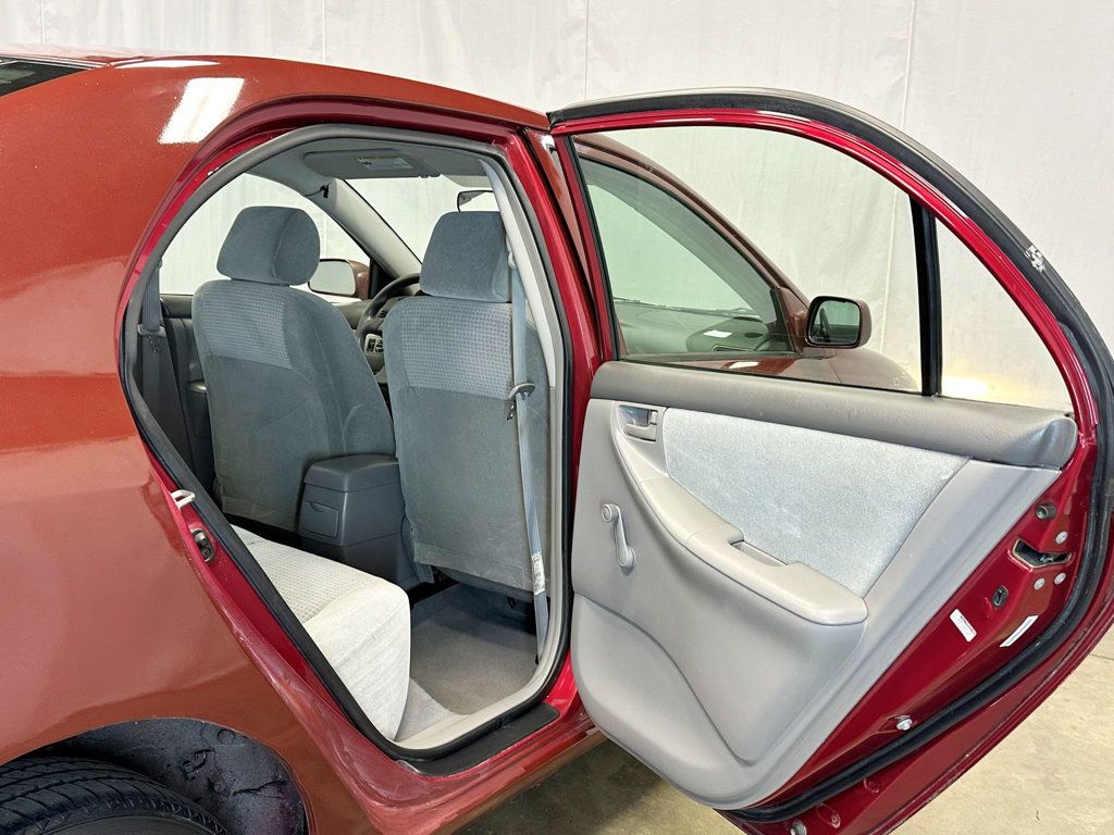2005 Toyota Corolla 4dr Sedan CE Automatic - 23086595 - 28