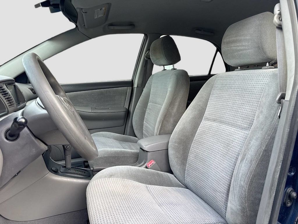 2005 Toyota Corolla 4dr Sedan CE Automatic - 22963268 - 12