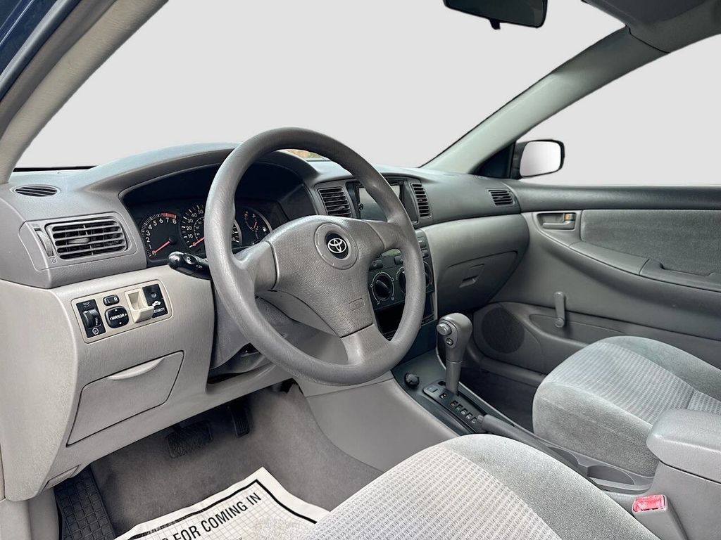 2005 Toyota Corolla CE 4dr Sedan - 22963268 - 11
