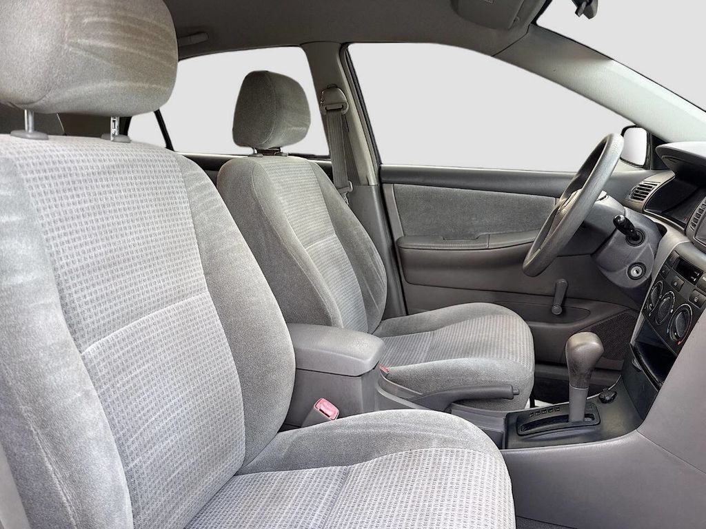 2005 Toyota Corolla CE 4dr Sedan - 22963268 - 17