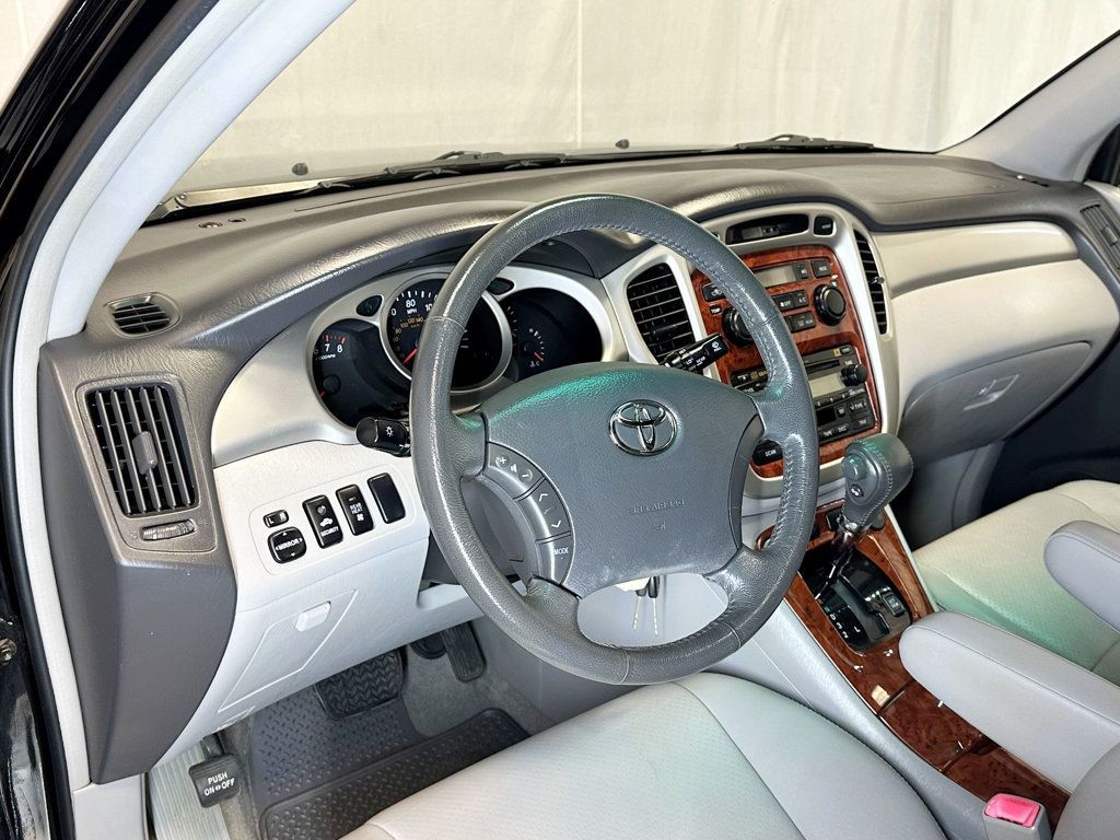2005 Toyota Highlander 4dr V6 4WD w/3rd Row - 23068124 - 22