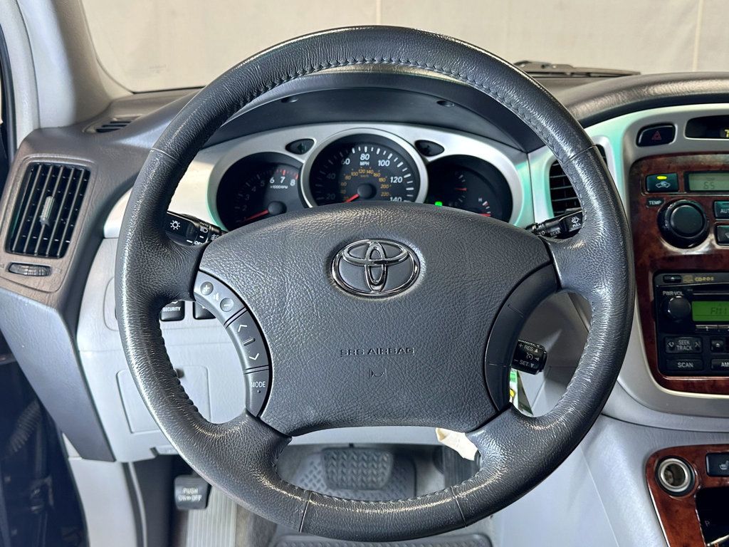2005 Toyota Highlander 4dr V6 4WD w/3rd Row - 23068124 - 24