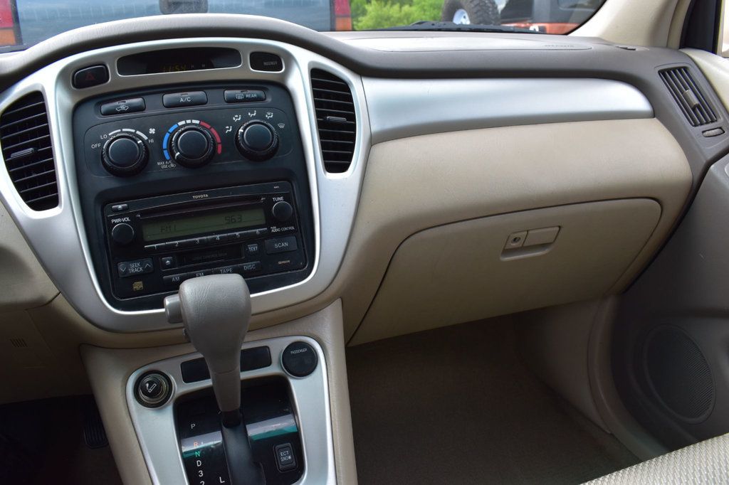 2005 Toyota Highlander 4dr V6 w/3rd Row - 22509784 - 25