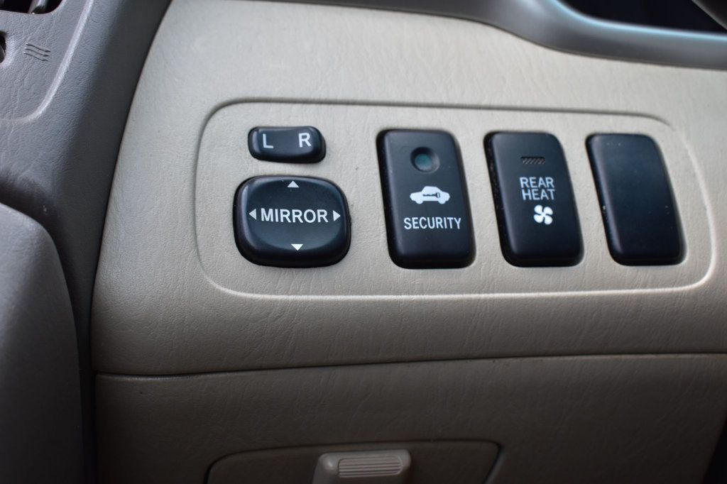 2005 Toyota Highlander 4dr V6 w/3rd Row - 22509784 - 30