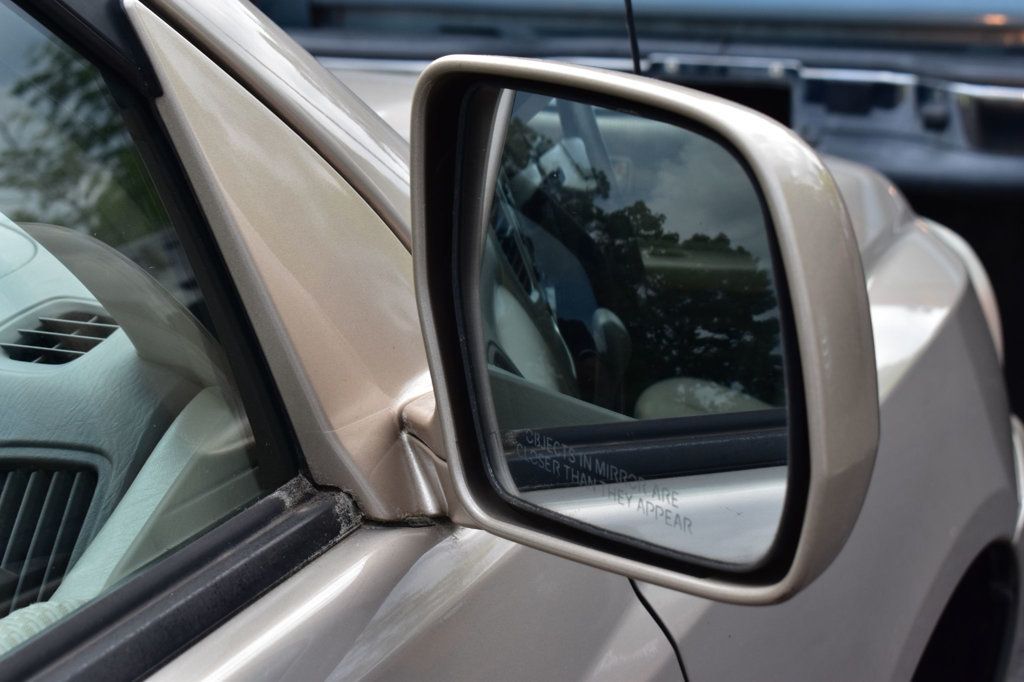 2005 Toyota Highlander 4dr V6 w/3rd Row - 22509784 - 37