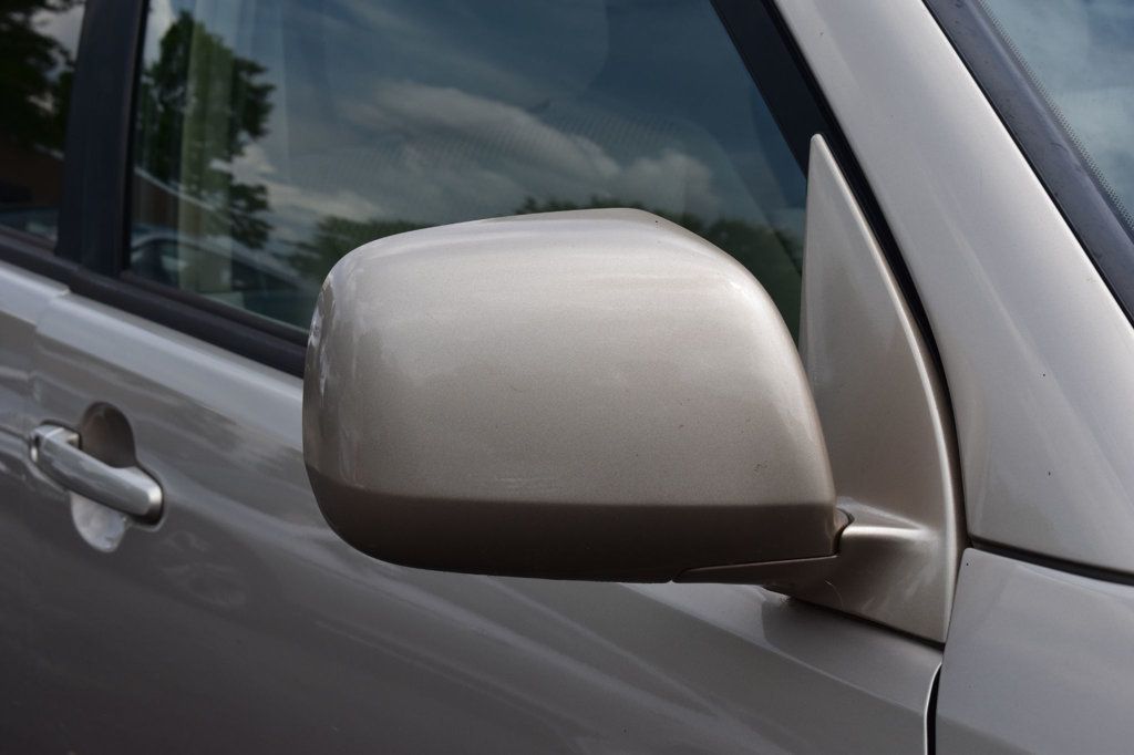 2005 Toyota Highlander 4dr V6 w/3rd Row - 22509784 - 38