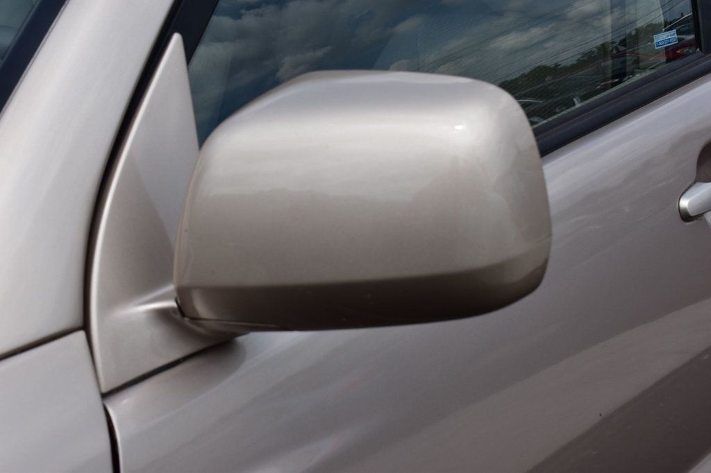 2005 Toyota Highlander 4dr V6 w/3rd Row - 22509784 - 39