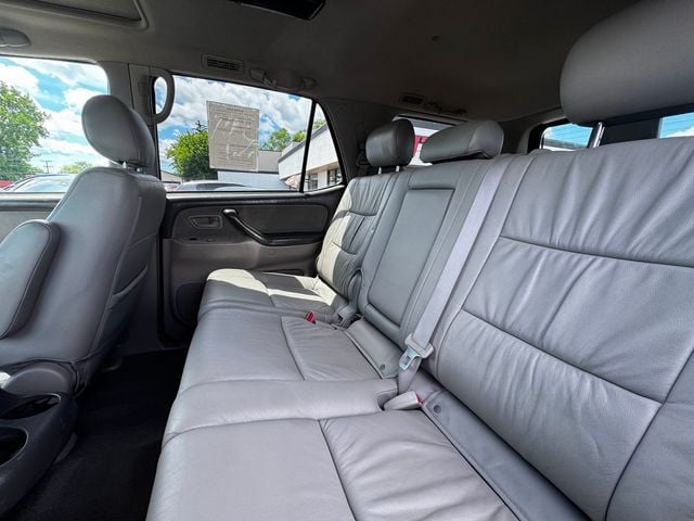 2005 Toyota Sequoia 4dr SR5 4WD - 23043799 - 14