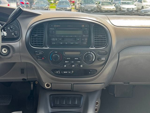 2005 Toyota Sequoia 4dr SR5 4WD - 23043799 - 18