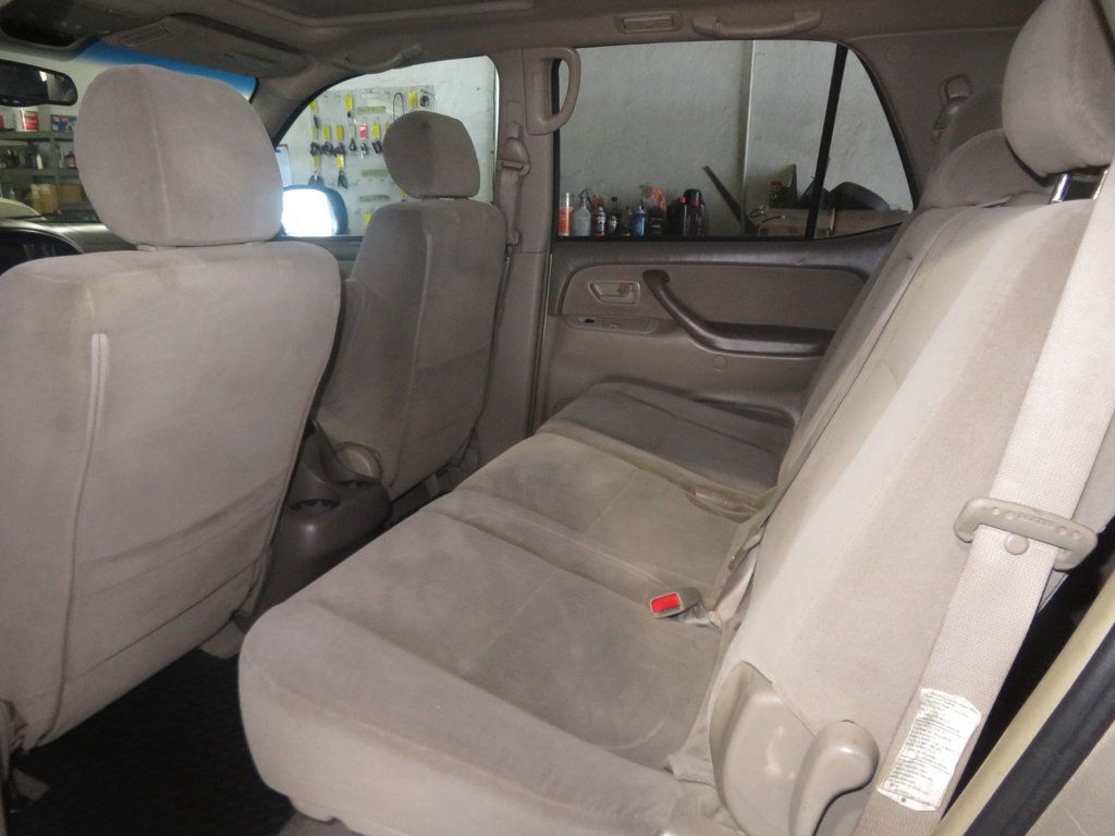 2005 Toyota Sequoia EXTRA CLEAN VERY DESIRABLE V8 SEQUOIA 3RD ROW SEAT 4X4 AZ TRUCK - 23043071 - 24