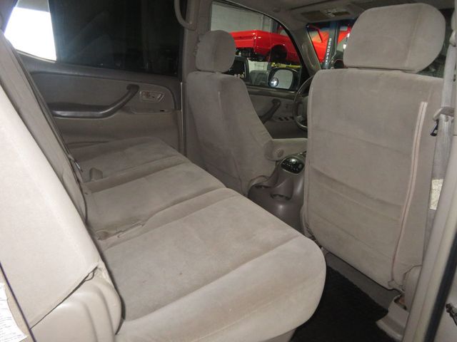 2005 Toyota Sequoia EXTRA CLEAN VERY DESIRABLE V8 SEQUOIA 3RD ROW SEAT 4X4 AZ TRUCK - 23043071 - 33