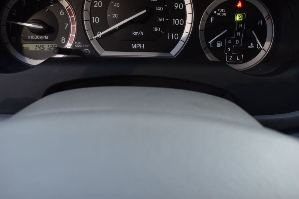 2005 Toyota Sienna LE photo 29