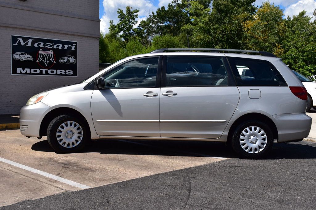 2005 Toyota Sienna LE photo 3
