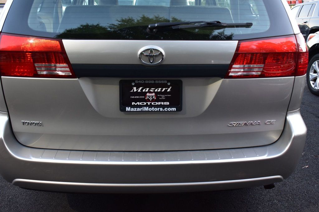 2005 Toyota Sienna LE photo 38