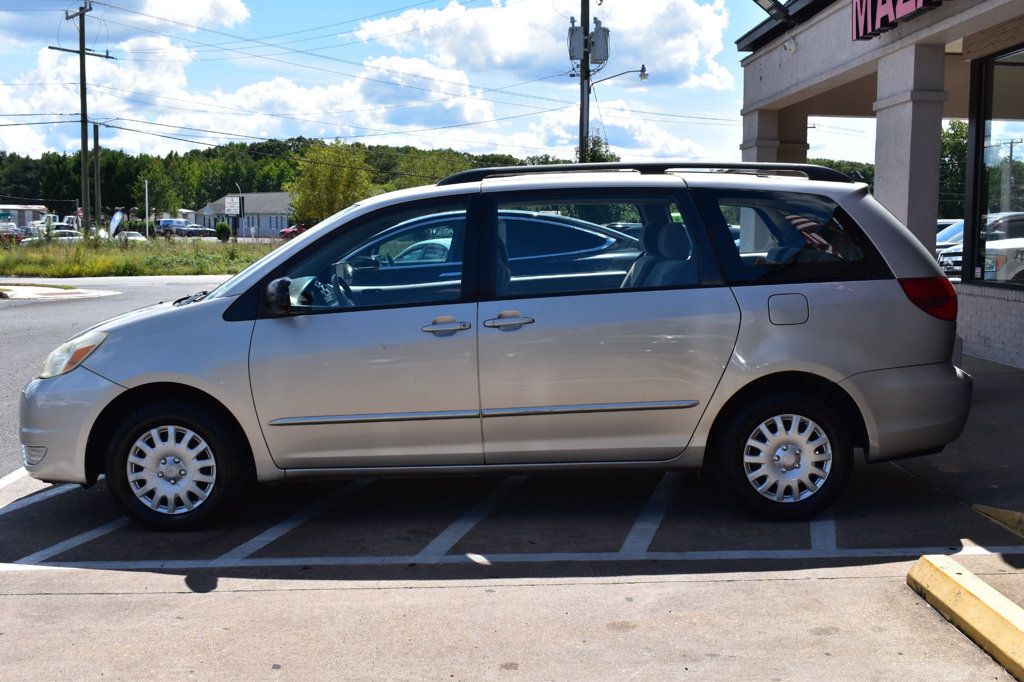 2005 Toyota Sienna LE photo 5