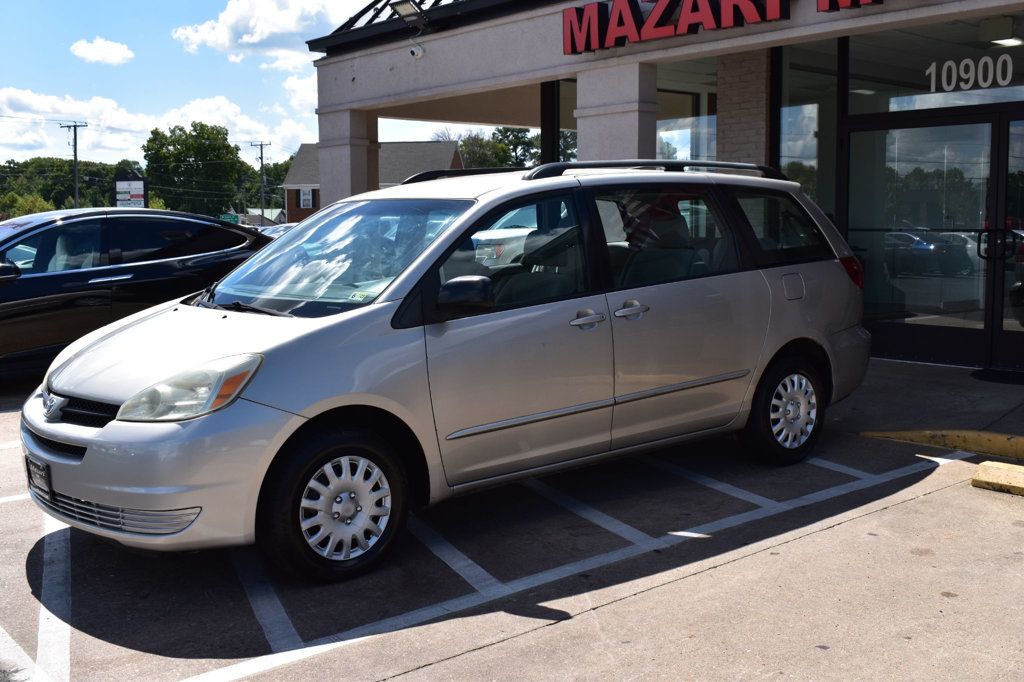 2005 Toyota Sienna LE photo 8