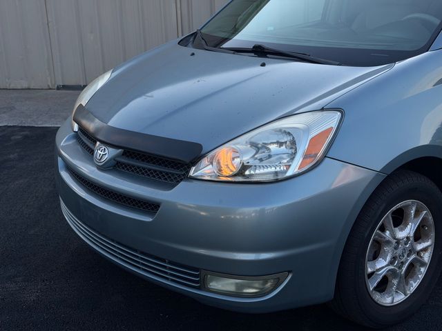 2005 Toyota Sienna  - 23062013 - 2
