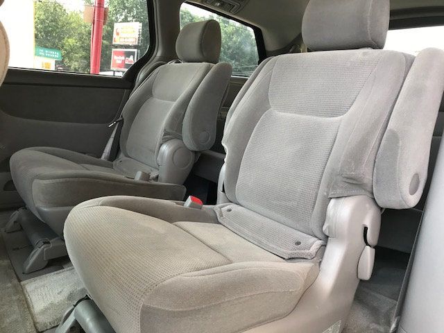 2005 Toyota Sienna 5dr LE FWD 7-Passenger - 18024521 - 10
