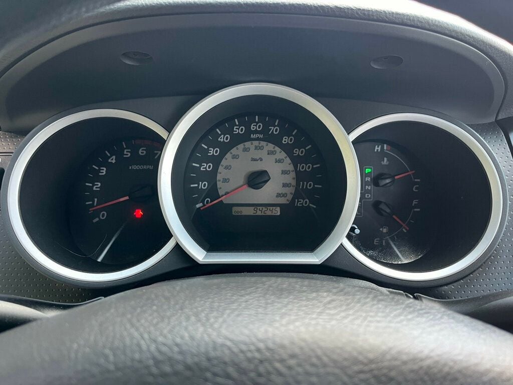 2005 Toyota Tacoma DLX photo 12