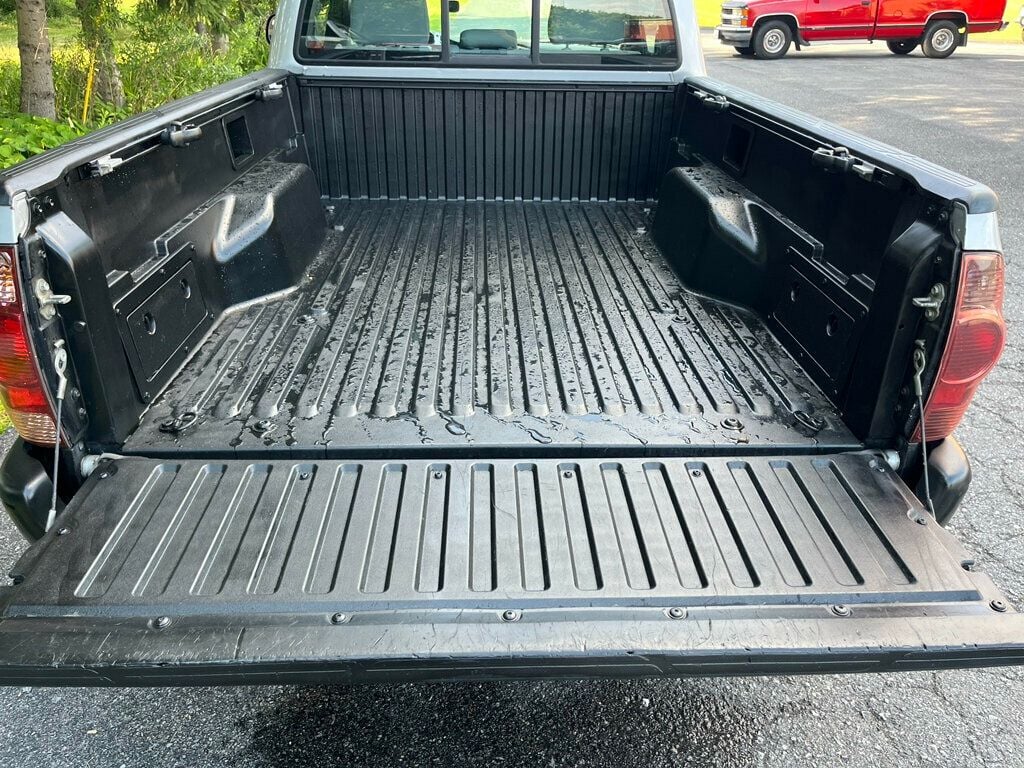 2005 Toyota Tacoma DLX photo 15