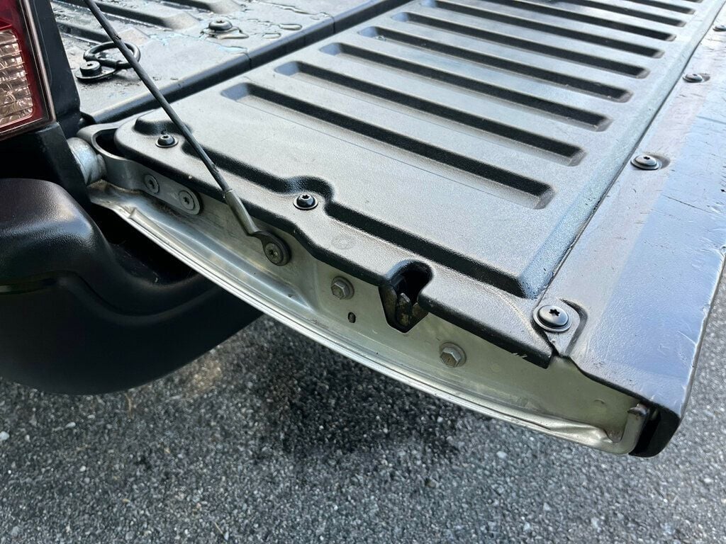 2005 Toyota Tacoma DLX photo 16