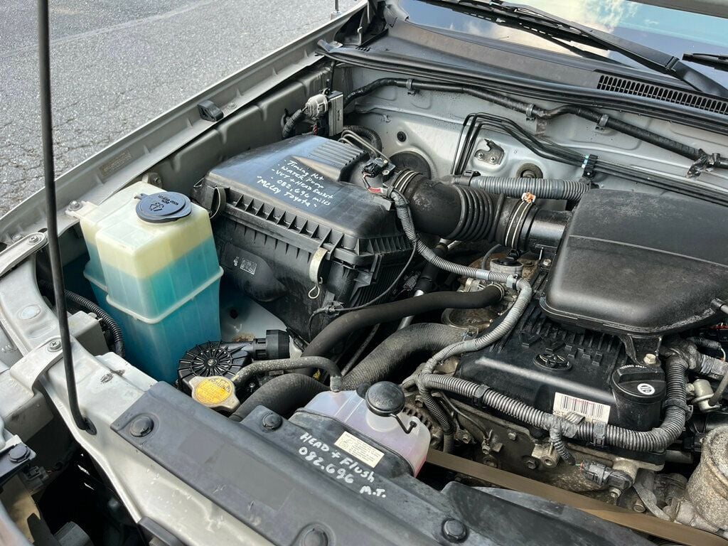 2005 Toyota Tacoma DLX photo 31