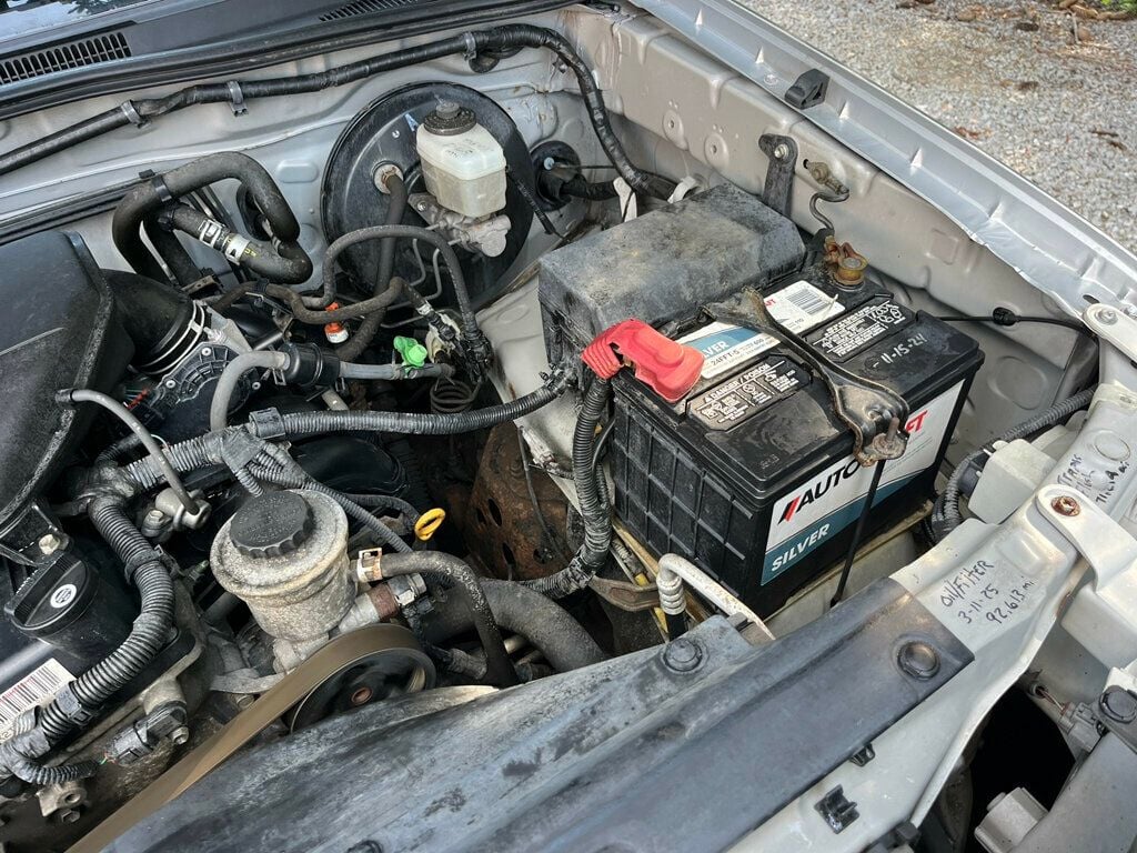 2005 Toyota Tacoma DLX photo 32