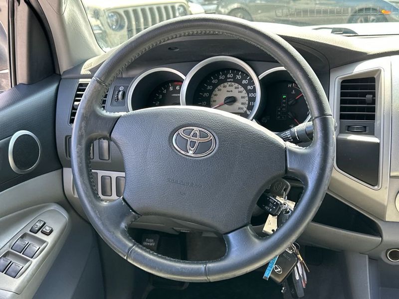 2005 Toyota Tacoma Double 128" PreRunner Automatic - 22988791 - 15