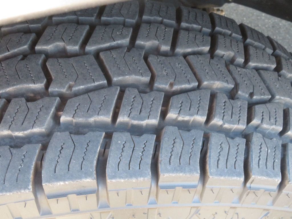 2005 Toyota Tacoma DOUBLE CAB 4X4 SR5 TACOMA EXTRA CLEAN 25 SERVICE RECORDS  - 23035885 - 14