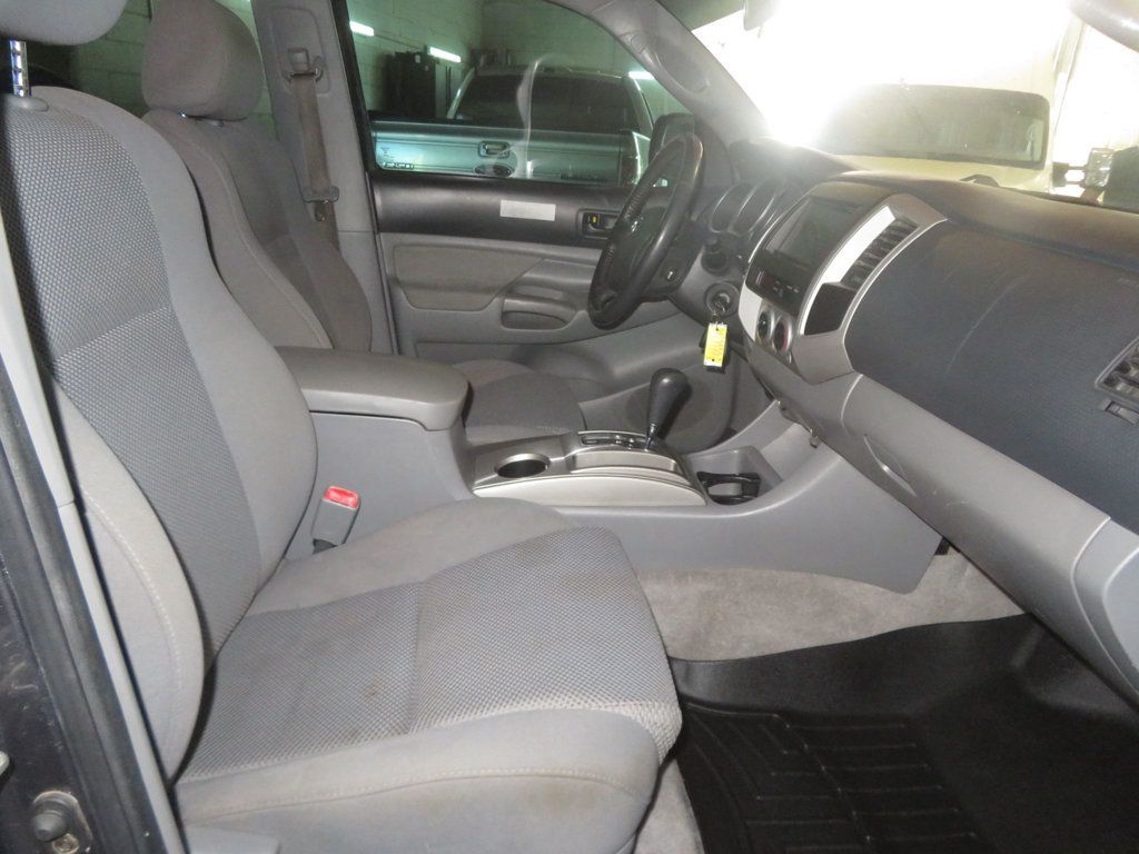 2005 Toyota Tacoma DOUBLE CAB 4X4 SR5 TACOMA EXTRA CLEAN 25 SERVICE RECORDS  - 23035885 - 31