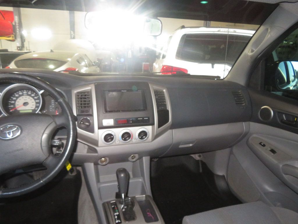2005 Toyota Tacoma DOUBLE CAB 4X4 SR5 TACOMA EXTRA CLEAN 25 SERVICE RECORDS  - 23035885 - 35