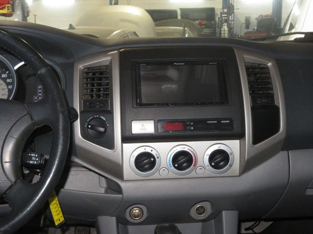 2005 Toyota Tacoma DOUBLE CAB 4X4 SR5 TACOMA EXTRA CLEAN 25 SERVICE RECORDS  - 23035885 - 36