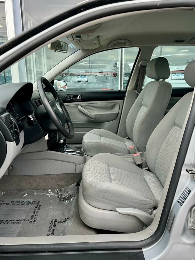 2005 Volkswagen Golf 4dr Hatchback GL Manual - 22949002 - 12