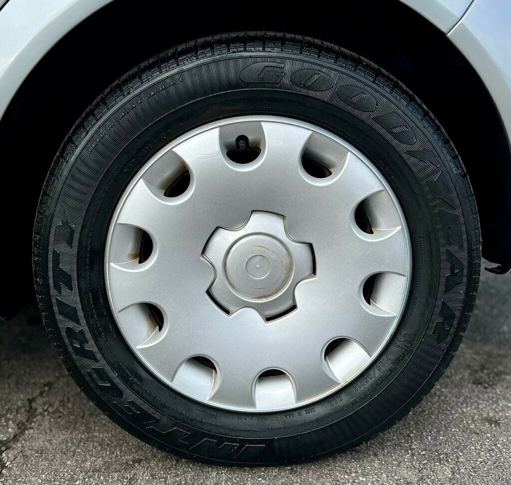 2005 Volkswagen Golf 4dr Hatchback GL Manual - 22949002 - 18