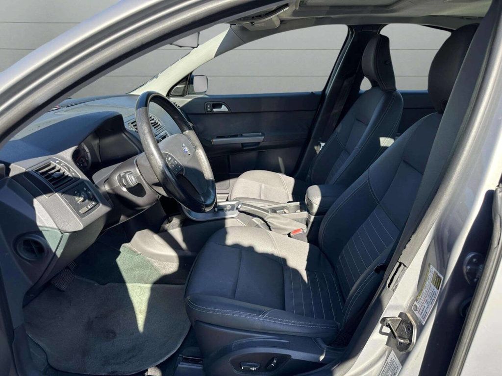 2005 Volvo S40 2.4i 4dr Sedan - 22943746 - 11