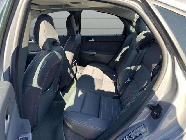 2005 Volvo S40 2.4i 4dr Sedan - 22943746 - 13