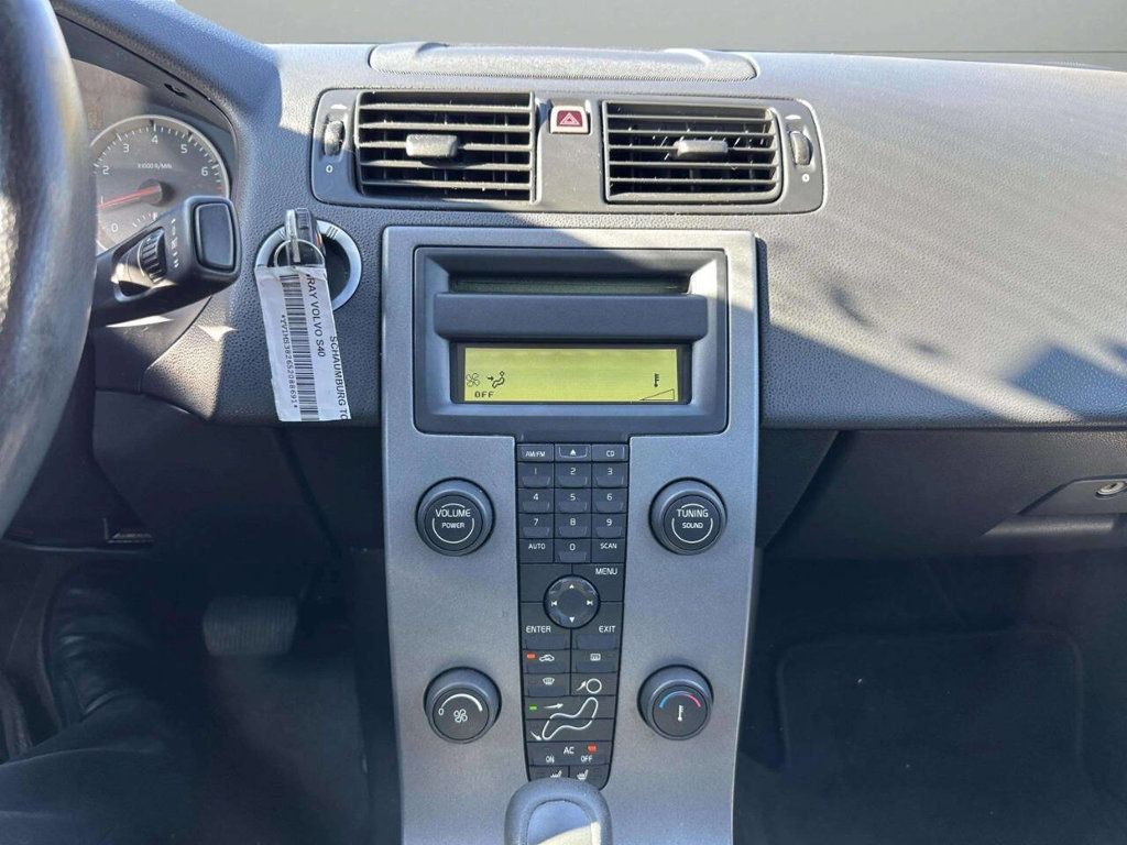 2005 Volvo S40 2.4i 4dr Sedan - 22943746 - 22