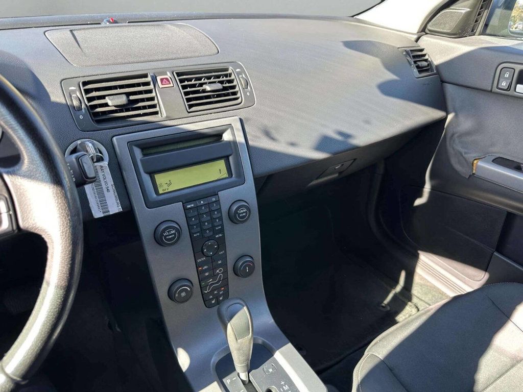 2005 Volvo S40 2.4i 4dr Sedan - 22943746 - 23