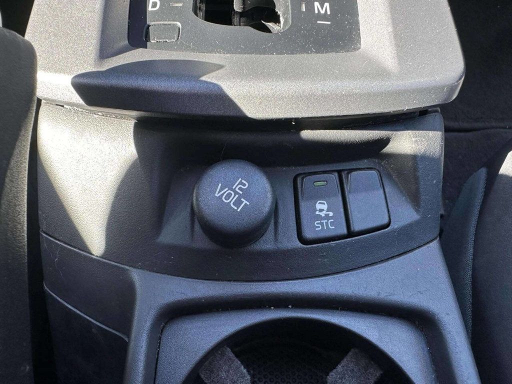 2005 Volvo S40 2.4i 4dr Sedan - 22943746 - 25